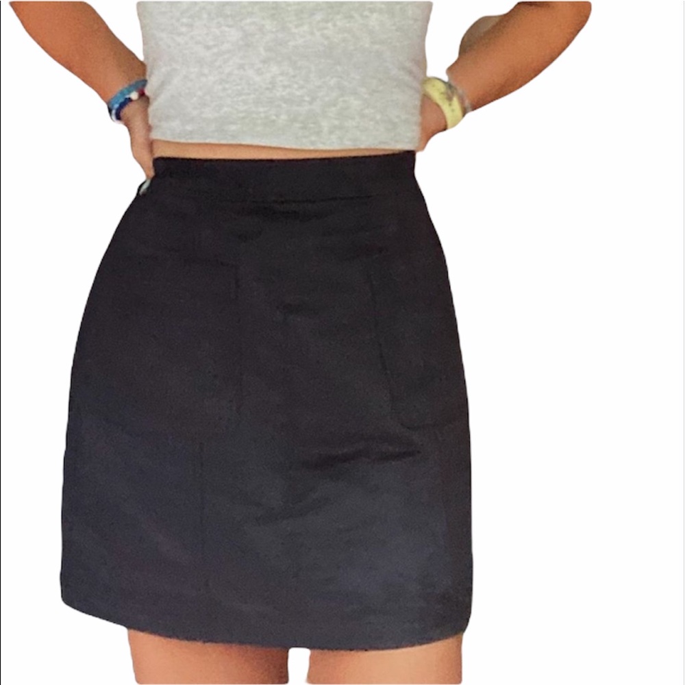 Old Navy 2 pocket Black zip back velvet skirt 6